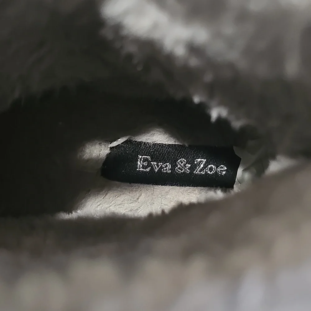 Eva & Zoe Cozy Gray Fur lined Women's Boots NWOT